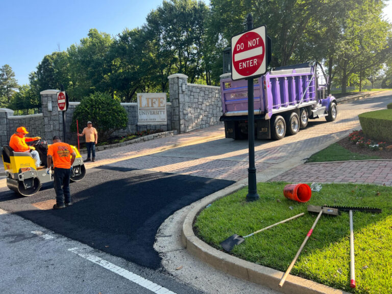 16 asphalt paving company 768x576