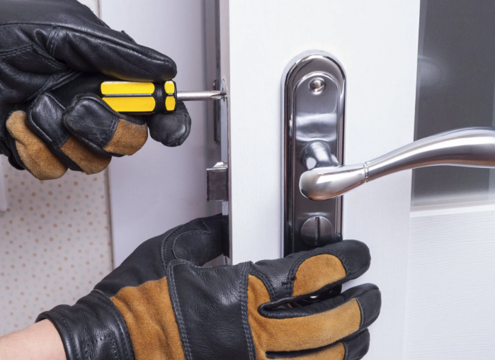 Locksmiths Richardson TX services comm